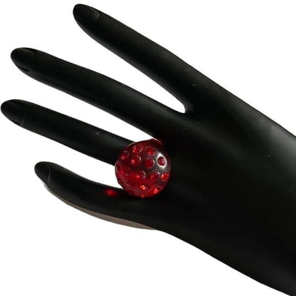 Red Rhinestone Lucite Dome Ring Size 7 - Picture 6 of 7